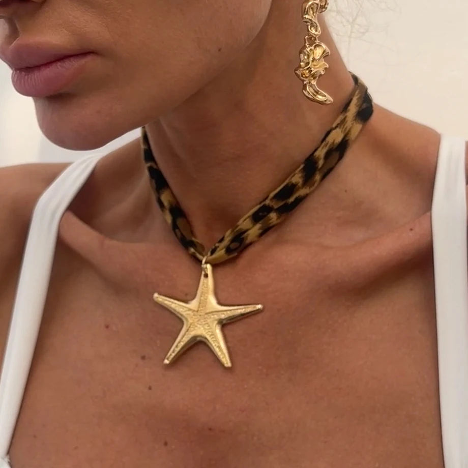 Collar Multicapa Boho con Cadena de Terciopelo